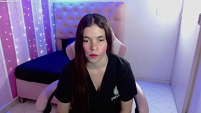 Snapshot of maira_tf chatting on February 24, 6:50 pm maira tf online show from February 24, 6:50 pm