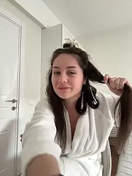 Ashley-Evans online show from February 14, 8:10 am