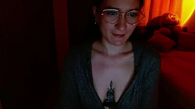 lia ana online show from April 7, 5:52 am