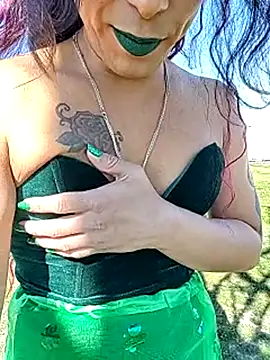 Snapshot of TranSexualJade95 chatting on February 8, 8:23 pm TranSexualJade95 online show from February 8, 8:23 pm