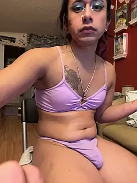 Snapshot of TranSexualJade95 chatting on February 21, 8:15 am TranSexualJade95 online show from February 21, 8:15 am