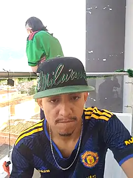 Snapshot of skinny23cm chatting on December 6, 11:54 am skinny23cm online show from December 6, 11:54 am