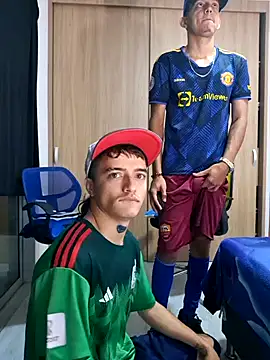 Snapshot of skinny23cm chatting on December 20, 9:54 am skinny23cm online show from December 20, 9:54 am