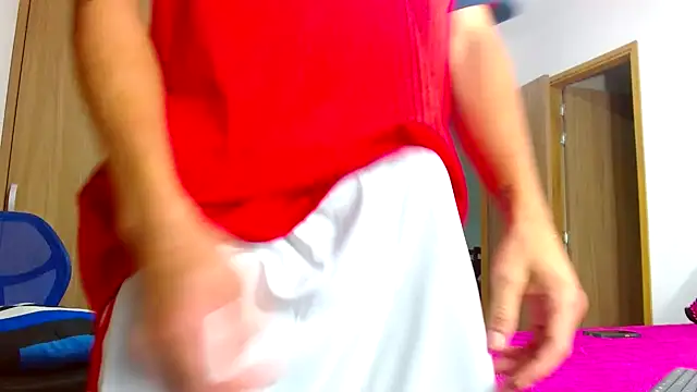 Snapshot of skinny23cm chatting on December 31, 9:31 am skinny23cm online show from December 31, 9:31 am