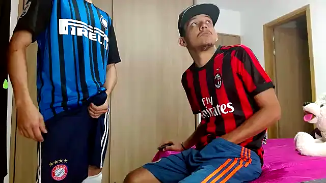 Snapshot of skinny23cm chatting on January 18, 10:06 am skinny23cm online show from January 18, 10:06 am