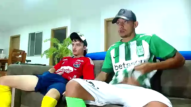 Snapshot of skinny23cm chatting on January 23, 10:43 am skinny23cm online show from January 23, 10:43 am