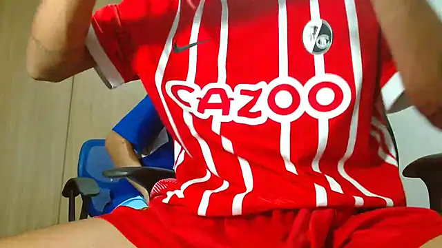 Snapshot of skinny23cm chatting on September 23, 10:51 am skinny23cm online show from September 23, 10:51 am