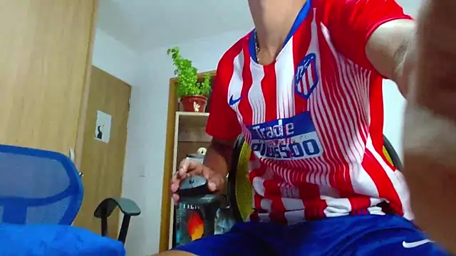 Snapshot of skinny23cm chatting on October 28, 3:36 pm skinny23cm online show from October 28, 3:36 pm