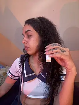 Snapshot of Sora_pasquale chatting on October 27, 3:05 pm Sora pasquale online show from October 27, 3:05 pm