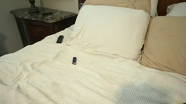 DERTYLAY online show from February 23, 9:01 pm