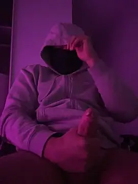 Snapshot of julien_34 chatting on March 21, 5:49 pm julien 34 online show from March 21, 5:49 pm