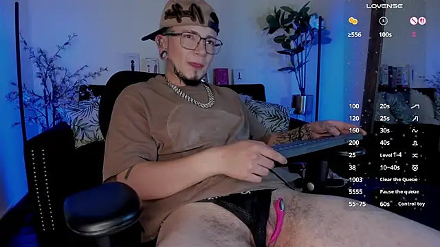 tyler jones  online show from April 4, 4:22 am