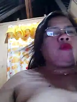Snapshot of Huge_mama69 chatting on April 25, 1:41 pm Huge mama69 online show from April 25, 1:41 pm