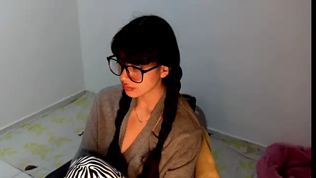 Snapshot of meganmiauu chatting on May 25, 12:22 pm meganmiauu online show from May 25, 12:22 pm