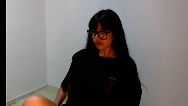 Snapshot of meganmiauu chatting on June 21, 12:19 pm meganmiauu online show from June 21, 12:19 pm