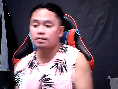 Snapshot of sweet_sexyasian69 chatting on July 14, 2:05 am sweet sexyasian69 online show from July 14, 2:05 am