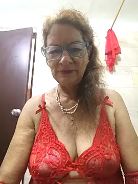 MaryeLunna online show from November 6, 7:04 pm