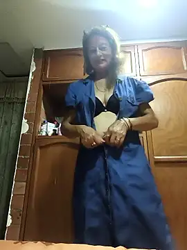 Snapshot of MaryeLunna chatting on January 16, 2:04 am MaryeLunna online show from January 16, 2:04 am