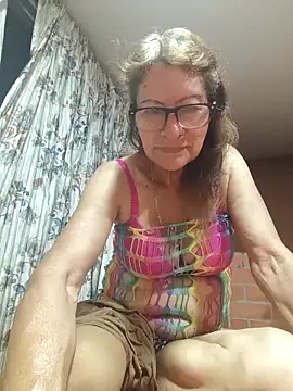 Snapshot of MaryeLunna chatting on February 19, 12:50 am MaryeLunna online show from February 19, 12:50 am