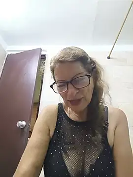Snapshot of MaryeLunna chatting on June 4, 11:44 pm MaryeLunna online show from June 4, 11:44 pm