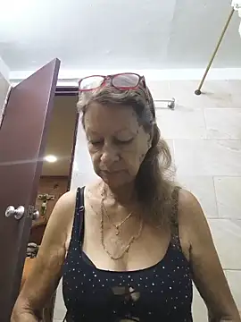 Snapshot of MaryeLunna chatting on June 19, 10:52 am MaryeLunna online show from June 19, 10:52 am