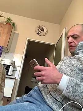 Snapshot of milenski74 chatting on February 5, 8:19 am milenski74 online show from February 5, 8:19 am