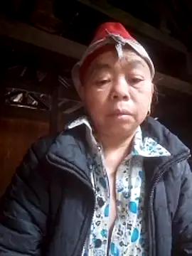 Snapshot of VangLe73 chatting on February 3, 4:10 am VangLe73 online show from February 3, 4:10 am