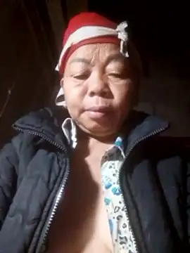 Snapshot of VangLe73 chatting on February 24, 11:58 pm VangLe73 online show from February 24, 11:58 pm