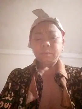 Snapshot of VangLe73 chatting on February 28, 10:11 pm VangLe73 online show from February 28, 10:11 pm