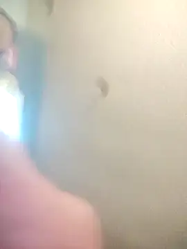 Snapshot of bratlipss chatting on October 1, 10:10 am bratlipss online show from October 1, 10:10 am