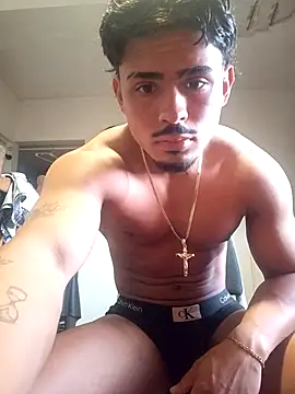 Snapshot of 69toro_ chatting on November 19, 10:32 pm 69toro online show from November 19, 10:32 pm