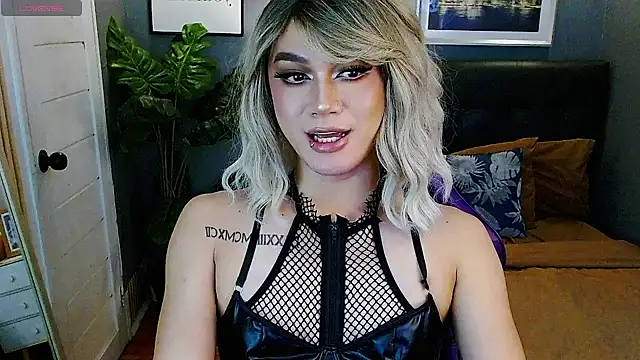 Skylar Ravenscroft online show from January 17, 4:17 am