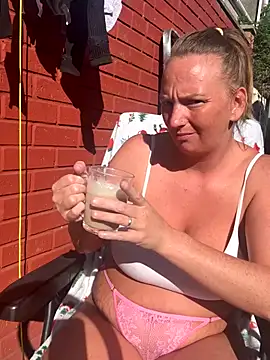 JustYourNormalCouple online show from September 30, 10:42 am