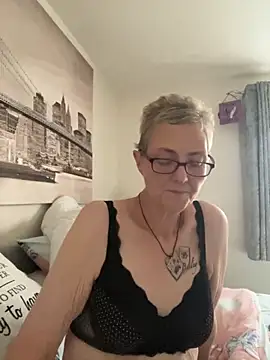 Curvy-Jinx online show from November 1, 3:36 pm