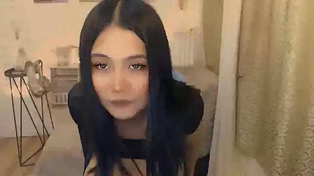 Snapshot of alisha_klassx chatting on July 7, 6:47 am alisha klassx online show from July 7, 6:47 am