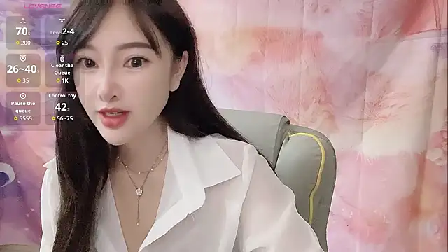 Snapshot of Crush-7ii chatting on November 6, 11:59 pm Crush-7ii online show from November 6, 11:59 pm