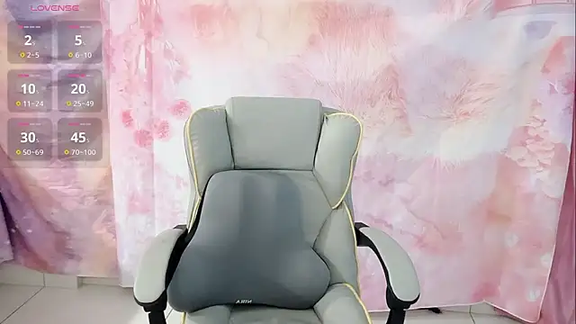 Snapshot of Crush-7ii chatting on February 13, 12:50 am Crush-7ii online show from February 13, 12:50 am