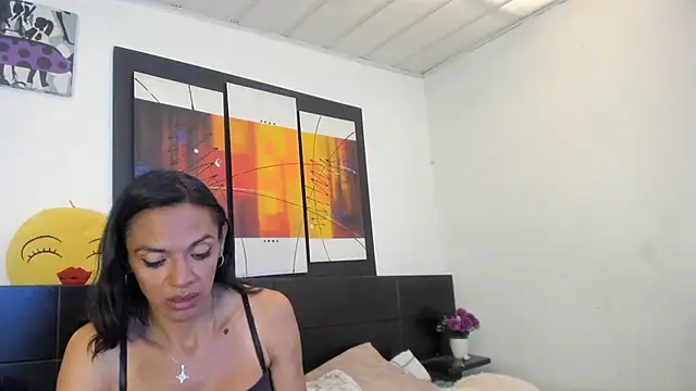 Snapshot of MeganRhyder chatting on June 24, 4:17 pm MeganRhyder online show from June 24, 4:17 pm