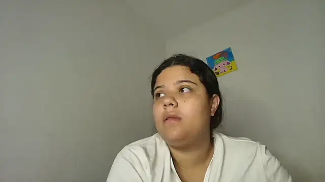 Snapshot of luisahot_9727 chatting on February 17, 9:39 am luisahot 9727 online show from February 17, 9:39 am