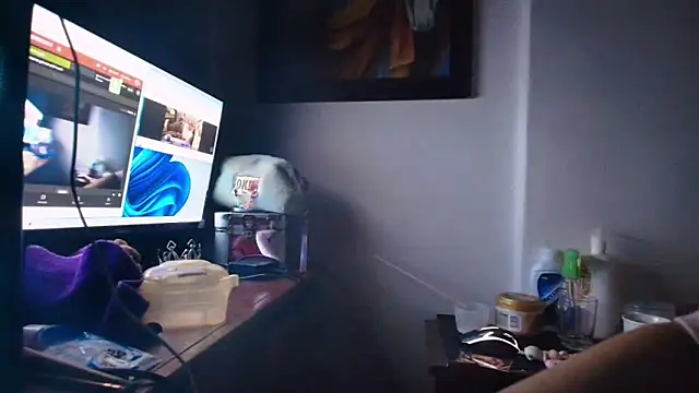 Snapshot of luisahot_9727 chatting on February 25, 8:02 am luisahot 9727 online show from February 25, 8:02 am