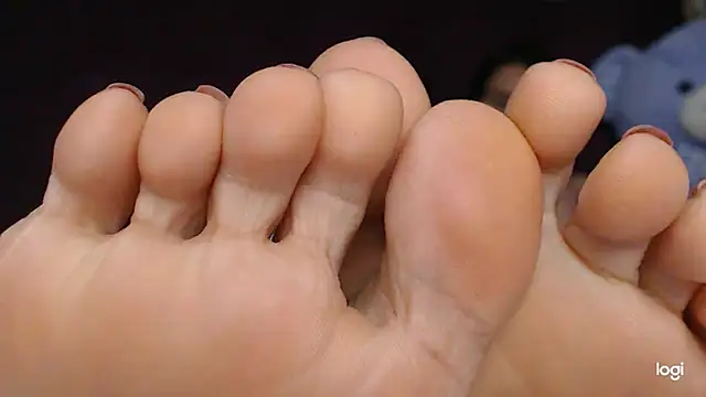 Snapshot of ash_feet chatting on December 5, 3:04 am ash feet online show from December 5, 3:04 am
