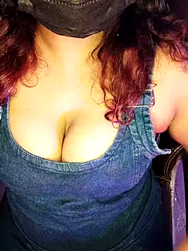 darling devil online show from November 25, 5:35 pm