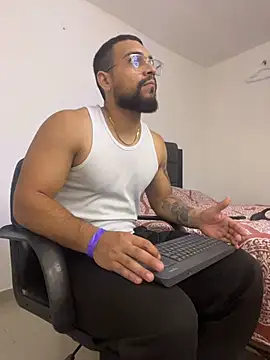 vincentjaxon online show from November 2, 8:39 am