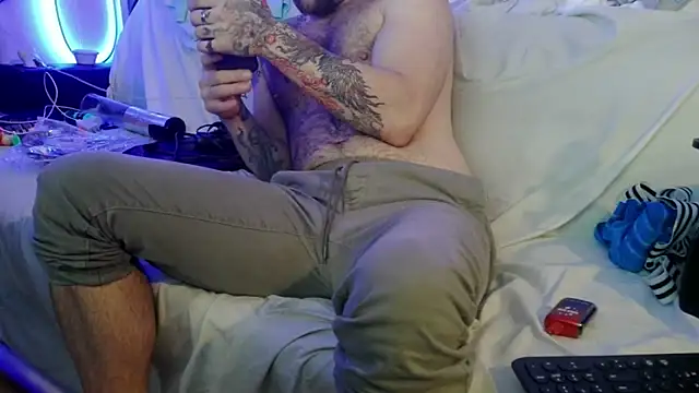 Luv2SuckBWC92 online show from November 7, 9:37 pm