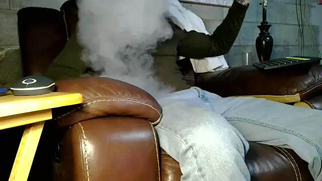 Luv2SuckBWC92 online show from December 21, 3:46 am