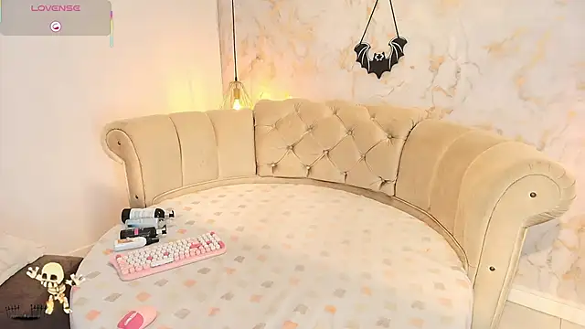 nathaliamiller online show from October 31, 4:19 pm