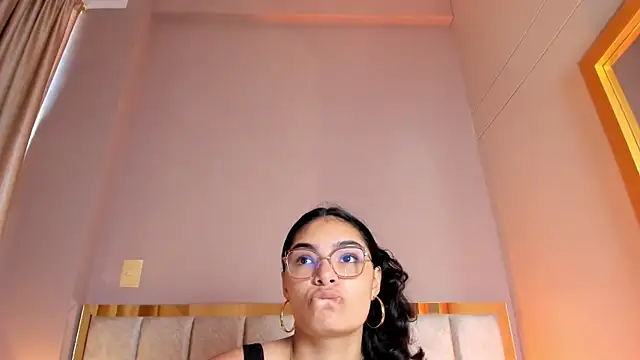 LunaAspen  online show from November 18, 6:12 pm