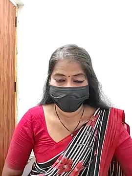Snapshot of tamil_Sigappu_Roja chatting on June 6, 12:27 am tamil Sigappu Roja online show from June 6, 12:27 am