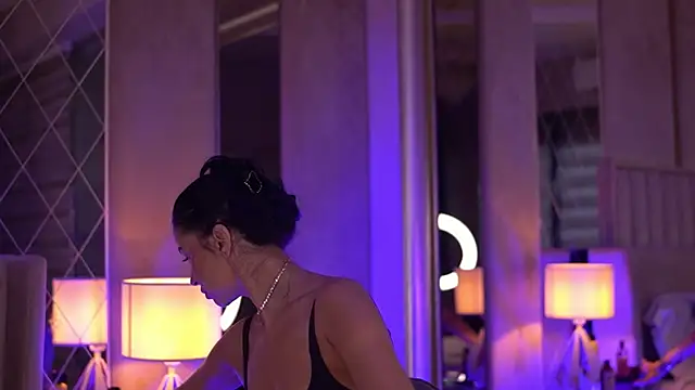 FrancescaDante online show from December 19, 5:58 am