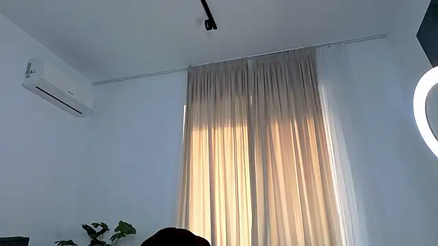 EmaHallee online show from July 9, 3:43 am